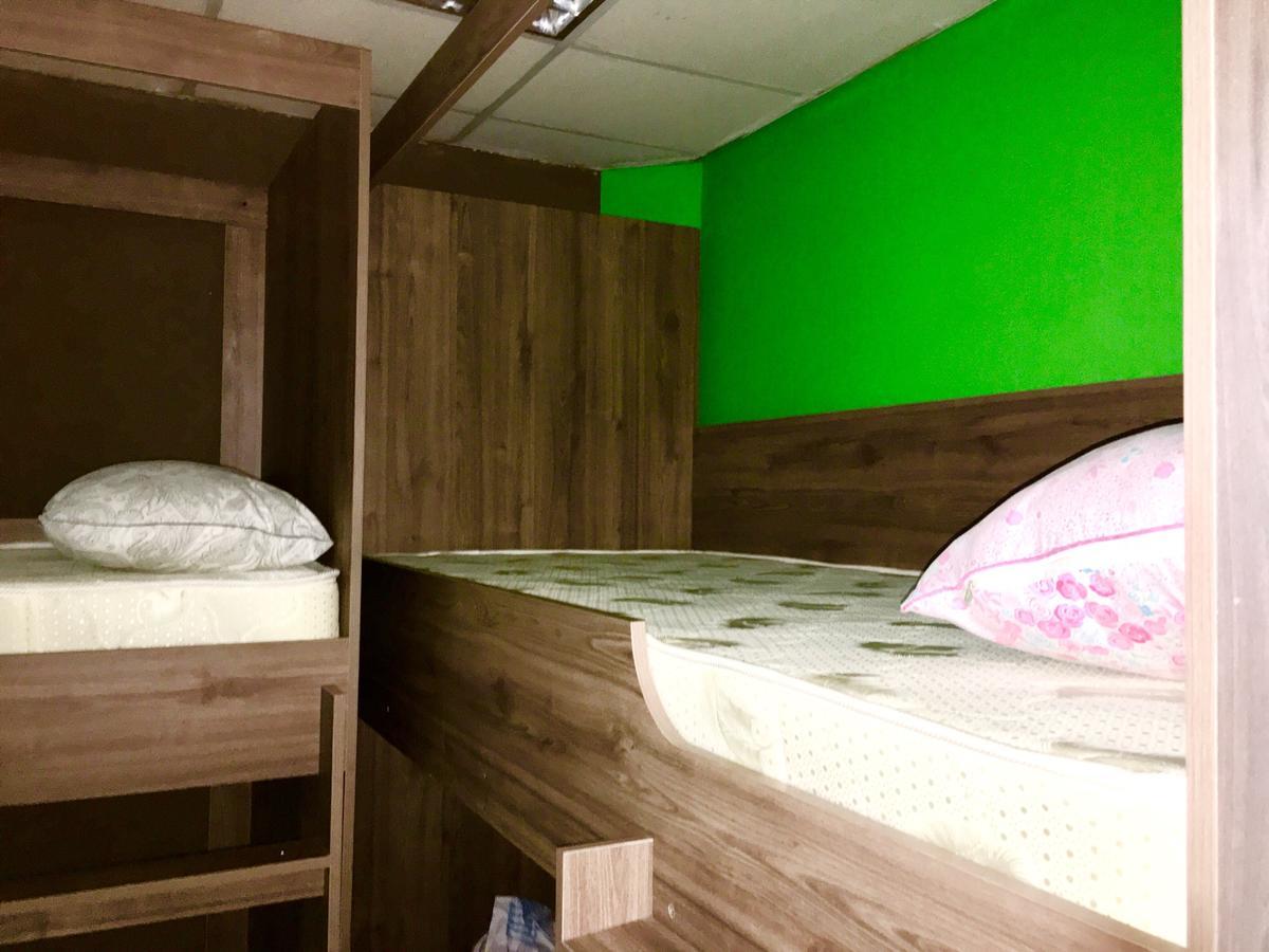 Apelsin Hostel Almaty Bagian luar foto